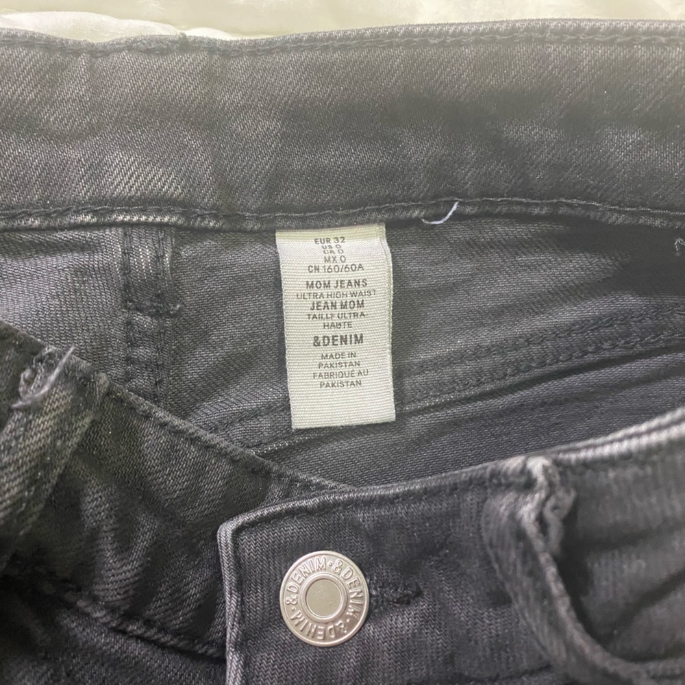 Mom Ultra High Rise Jeans - Picture 6 of 10